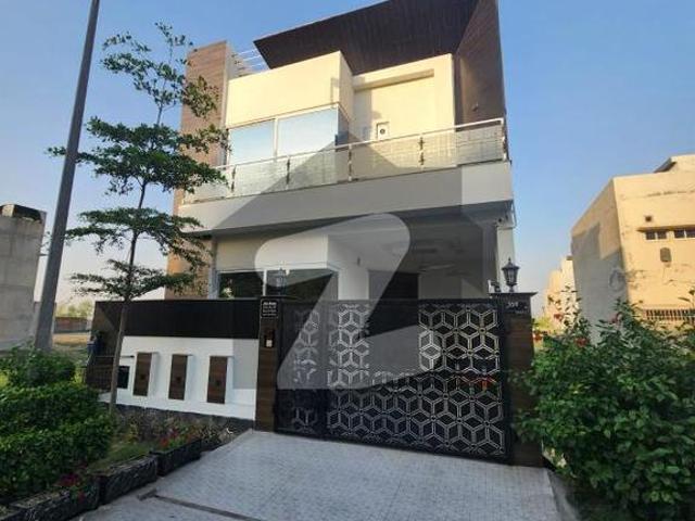 House for sale in Faisalabad, Islamabad Capital Territory