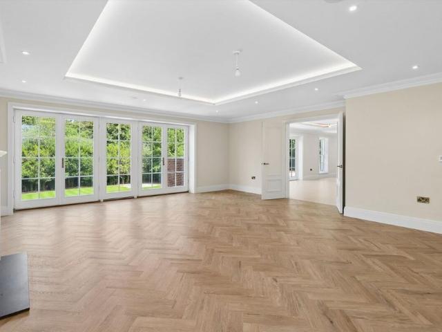 House for rent in Lower Green Esher, Blackhills