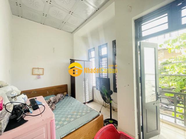 Nhà mặt phố bán