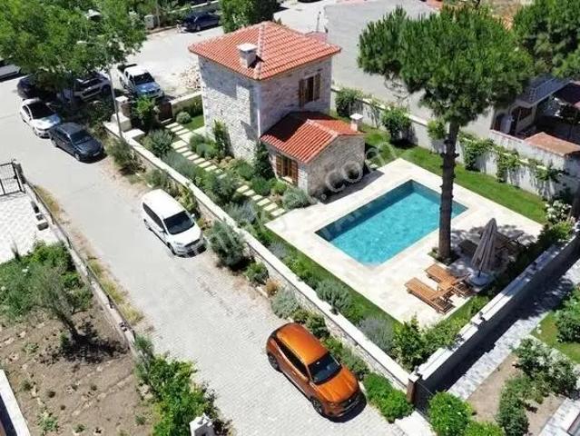 Foça, İzmir içerisinde satılık Villa