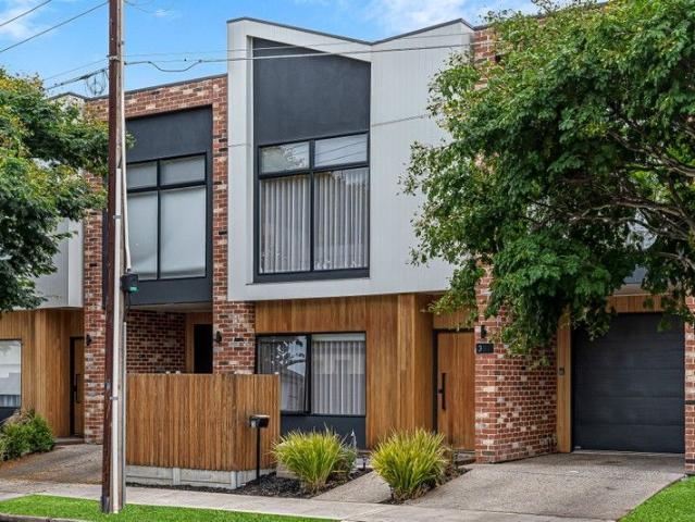 Townhouse for sale in Horseshoe Creek, South Australia