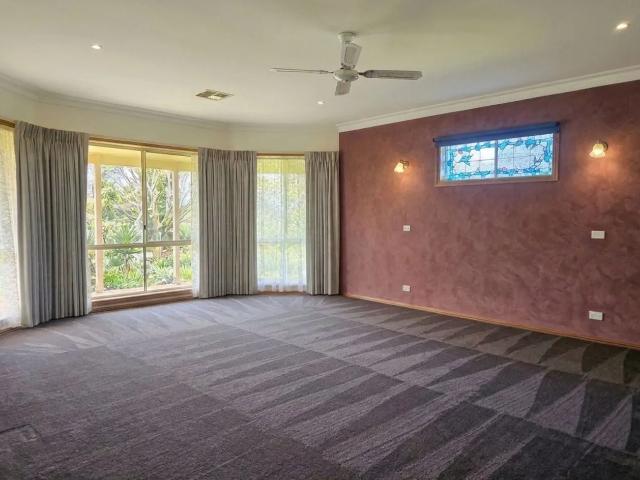 House for rent in Cranbourne East, Melbourne