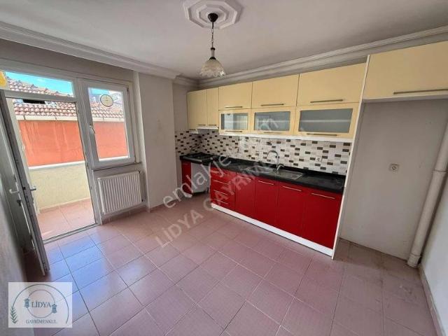 Kayışdağı Mahallesi, Ataşehir içerisinde kiralık mülk