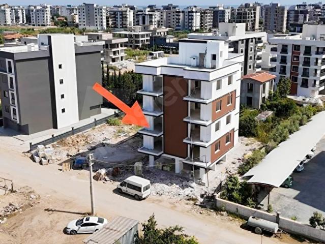 Kum, Finike içerisinde satılık mülk