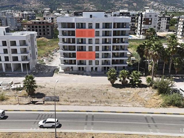 Kum, Finike içerisinde satılık mülk