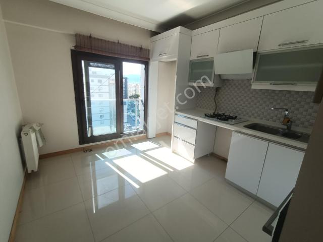 Bayrakli, İzmir içerisinde kiralık mülk