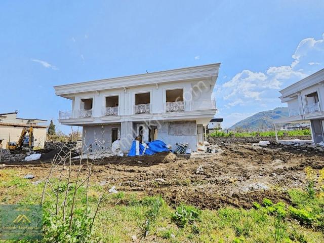 Gülyali içerisinde satılık Villa