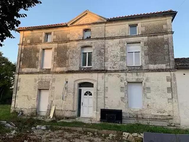 Maison vente à Confolens, Nouvelle-Aquitaine