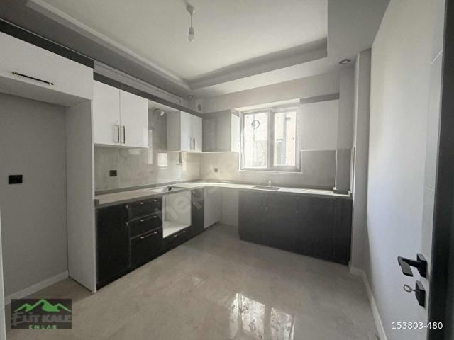 Camikebir Mahallesi, Ezine içerisinde satılık mülk