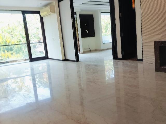 Flat for rent in Deri