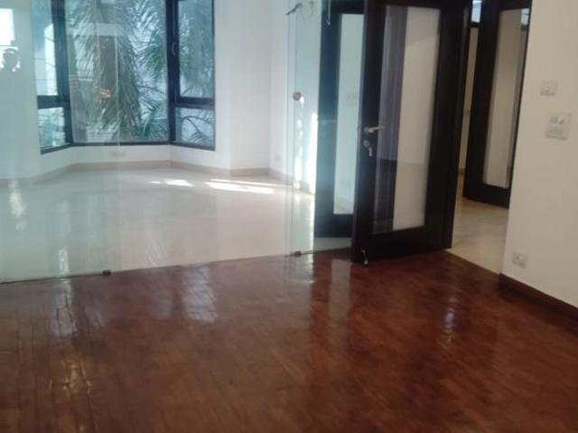 Property for rent in Deri