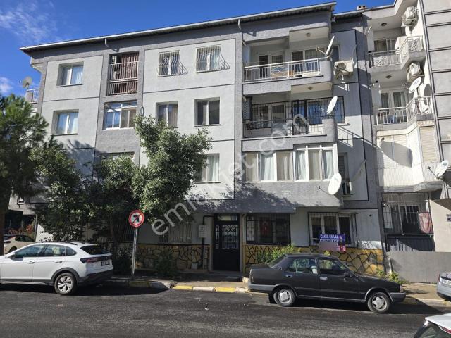Eğitim Mahallesi, Balçova içerisinde kiralık mülk