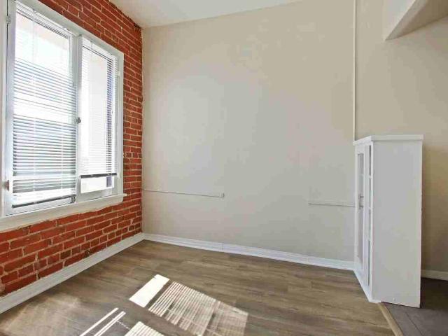 Apartment for rent in Canoga Park, California