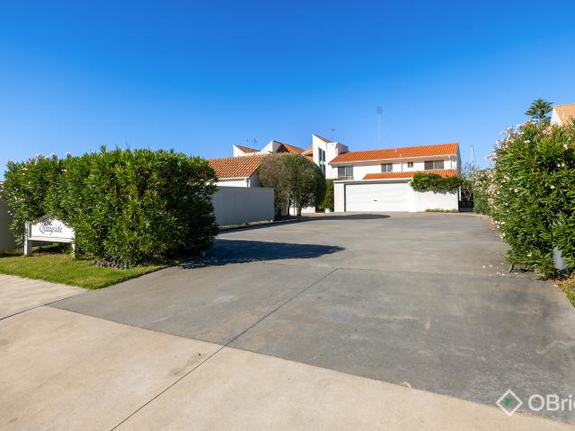 Townhouse for sale in Paynesville, Victoria