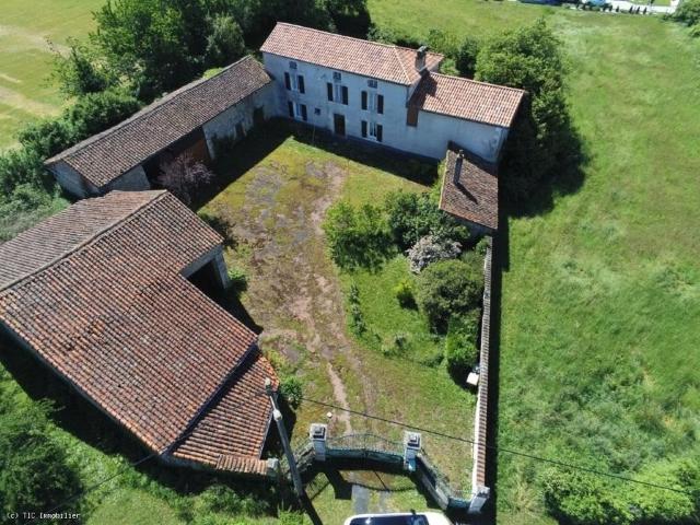Maison vente à Confolens, Brettes