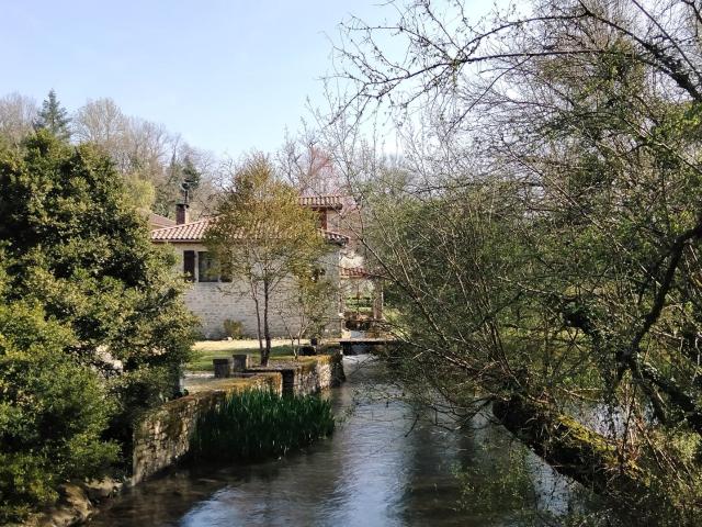 Maison vente à Confolens, Saint-claud