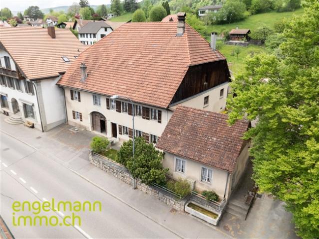 Einfamilienhaus kaufen in Court, Bern