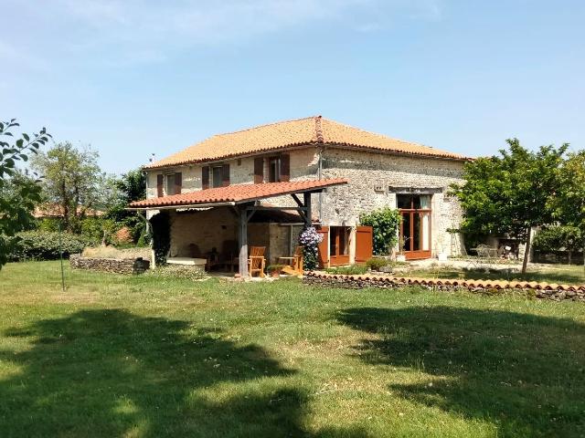Maison vente à Confolens, Cellefrouin