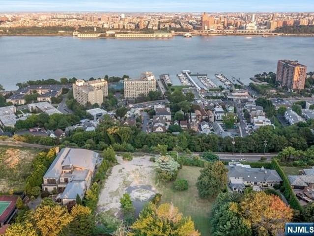 Land for sale in Fort Lee, New Jersey