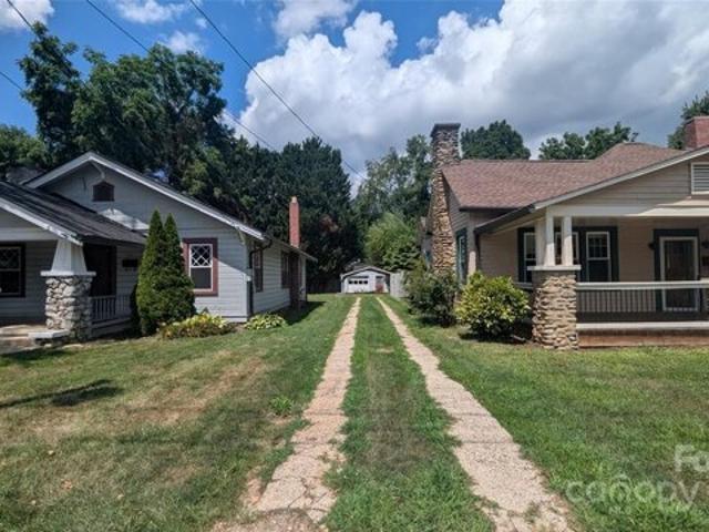 House for sale in Waynesville