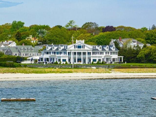 House for sale in Hyannis Port, Hyannis House for sale in Hyannis Port, Hyannis