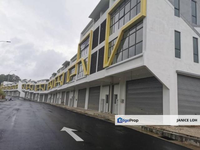 Warehouse for rent in Sendayan Village, Negeri Sembilan