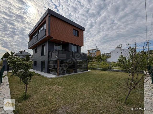 Dikili, İzmir içerisinde satılık Villa