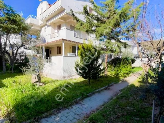 Dikili, İzmir içerisinde kiralık Villa