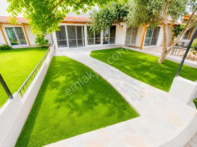 Dikili, İzmir içerisinde satılık Villa