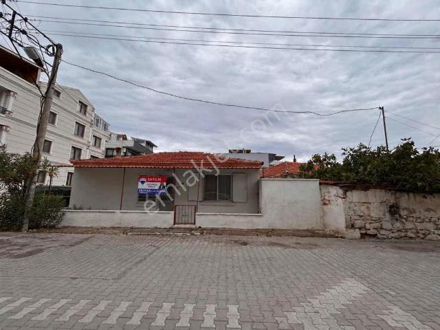 Çandarlı Mahallesi, Dikili içerisinde satılık Villa