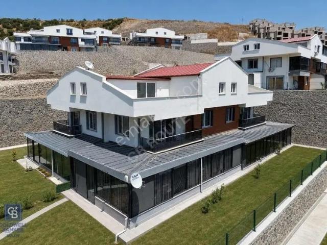 Dikili, İzmir içerisinde satılık mülk