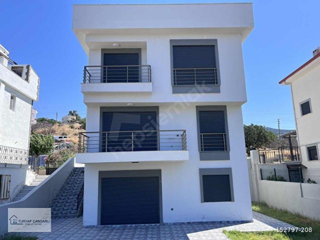 Dikili, İzmir içerisinde satılık Villa