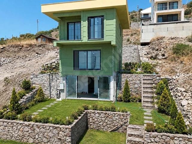 Dikili, İzmir içerisinde satılık Villa