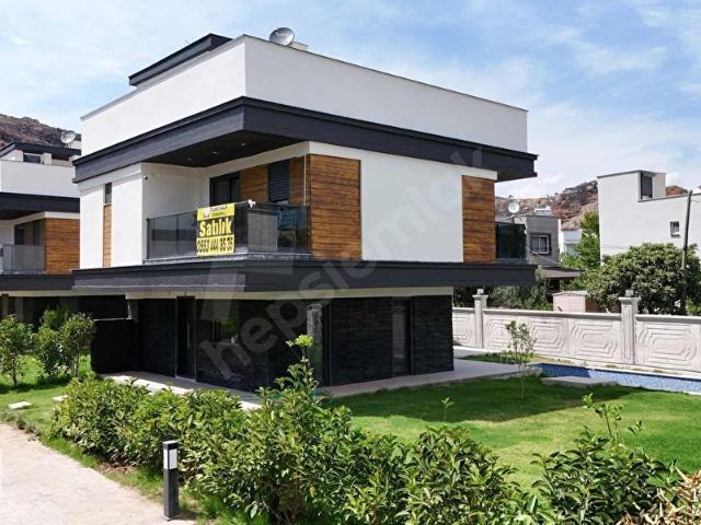 Dikili, İzmir içerisinde satılık Villa