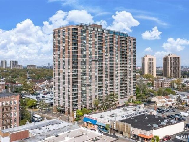 Condo for sale in Fort Lee, New Jersey