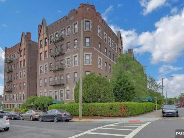 Condo for sale in Cliffside Park, New Jersey