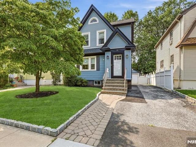 House for sale in Bergenfield, New Jersey