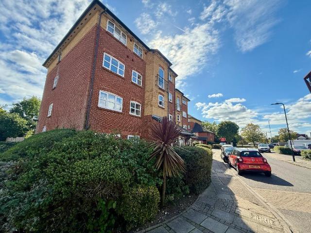 Apartment for rent in London Borough of Ealing, Park Royal