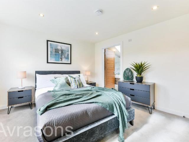 Apartment for rent in Oval, Greater London