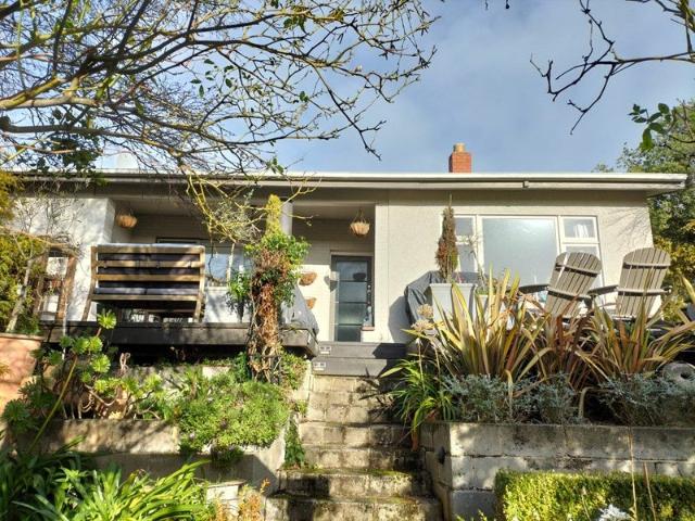 House for rent in Otakou