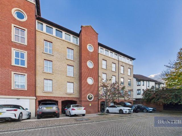 Apartment for rent in Ocean Village, City Of Southampton