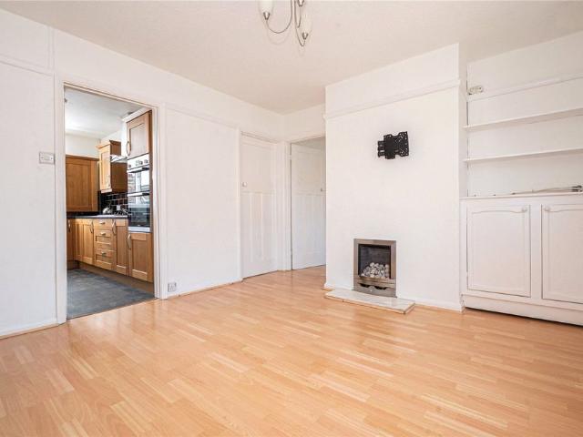Apartment for rent in Strawberry Hill, Greater London