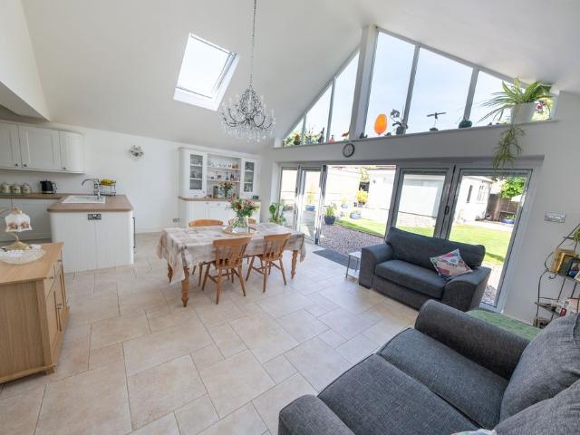 House for rent in Wecock, Spring Vale