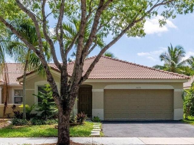 House for sale in Weston