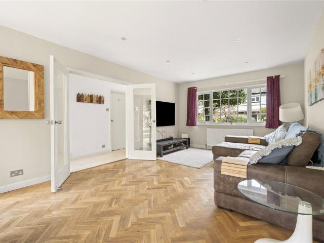 House for rent in Weybridge, Elmbridge
