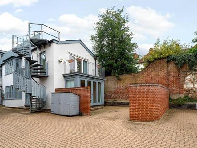 House for rent in Lyons, Greater London