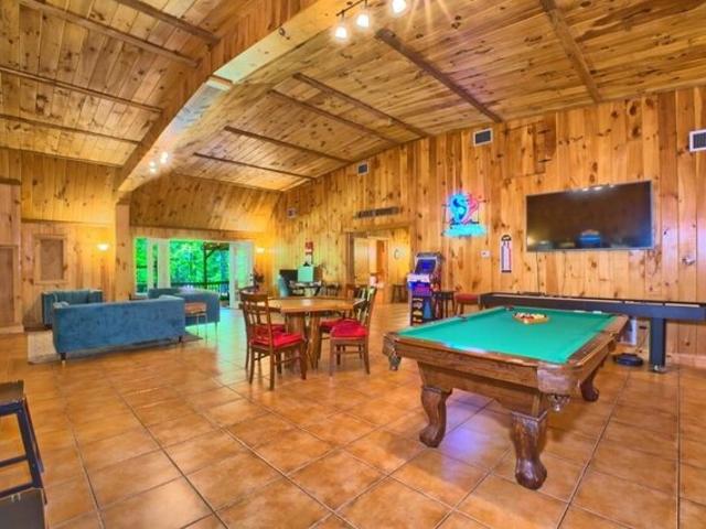 House for sale in Hemphill, Texas