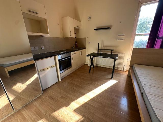 Studio for rent in Myatt's Fields, Greater London