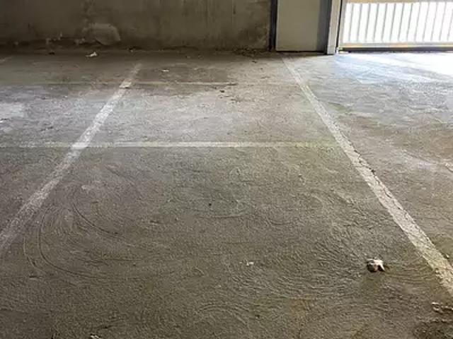 Garage vente à Centre Ville - La Fayette - Eblé, Angers