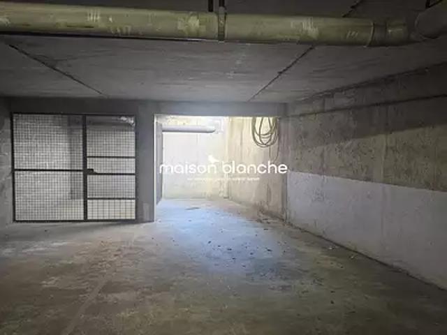 Garage location à Doutre-Saint-Jacques-Nazareth, Angers